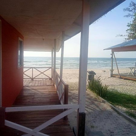 Tumombuvoi Homestay Tiga Papan Kültér fotó