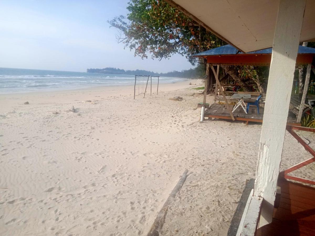 Tumombuvoi Homestay Tiga Papan Kültér fotó